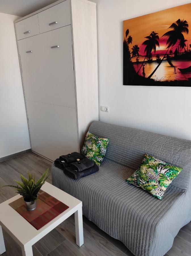 Estudio Recien Reformado En Primera Linea De Playa Appartement Benalmádena Buitenkant foto