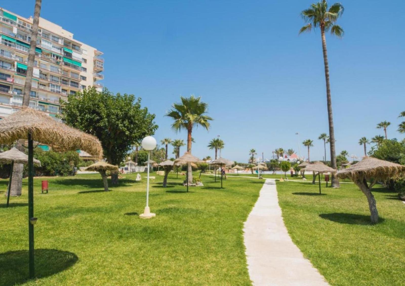 Estudio Recien Reformado En Primera Linea De Playa Appartement Benalmádena Buitenkant foto