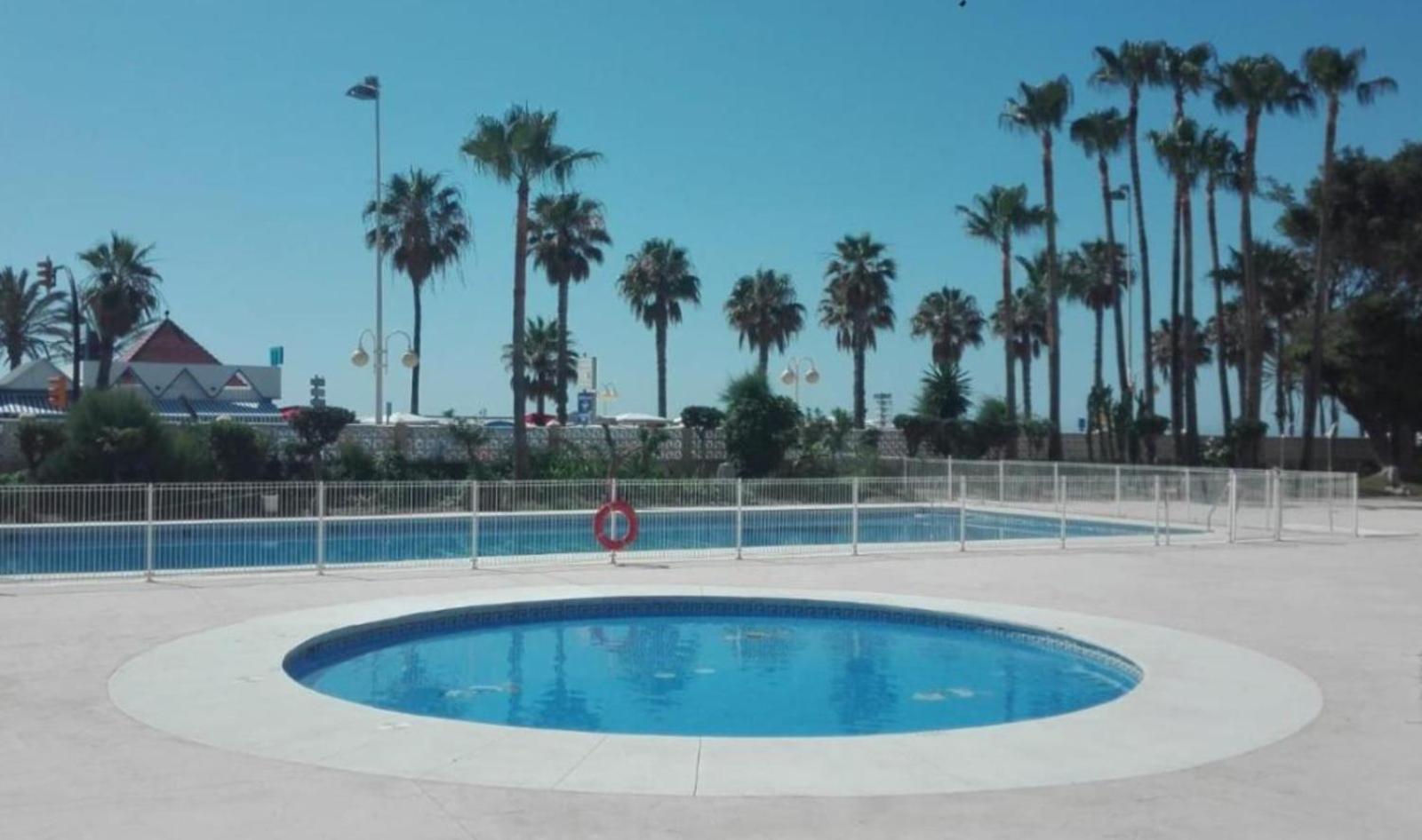 Estudio Recien Reformado En Primera Linea De Playa Appartement Benalmádena Buitenkant foto